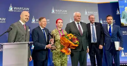 Пташка з Азовсталі відзначена міжнародною нагородою за мужність