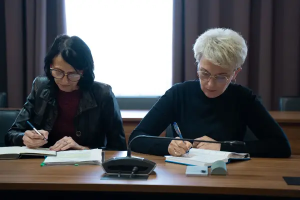 Обговорення системи контролю за організацією харчування в школах