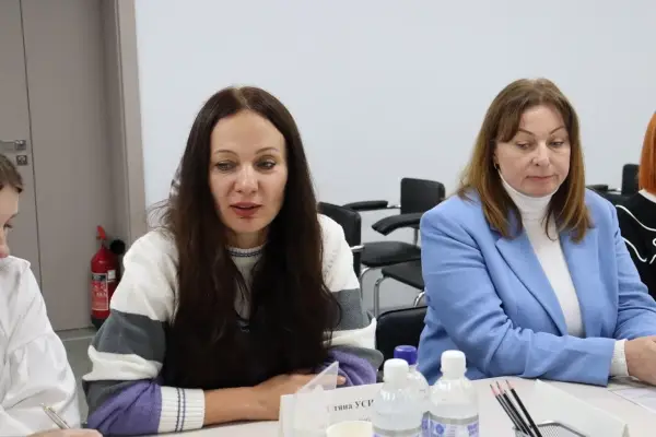 Представники різних служб на зустрічі